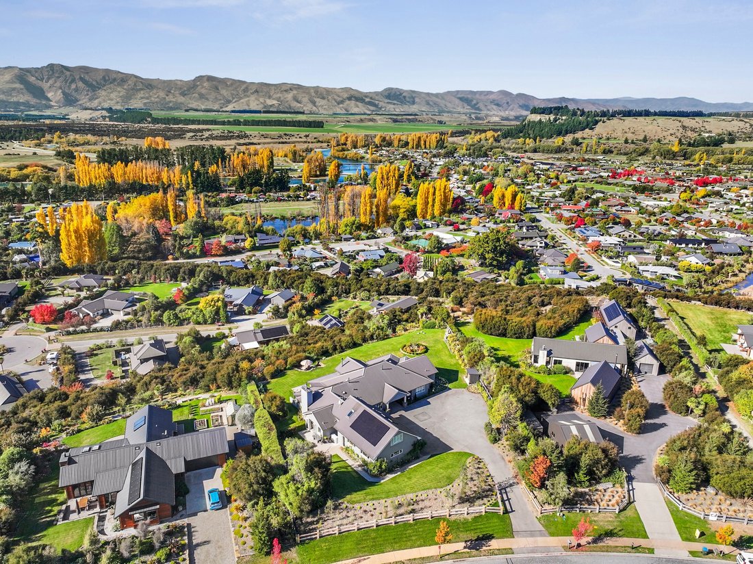 House in Albert Town, Otago, New Zealand 2 - 17523157