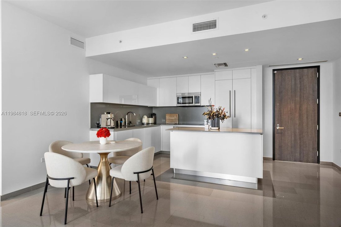 Condo in Miami, Florida, United States 3 - 17520357