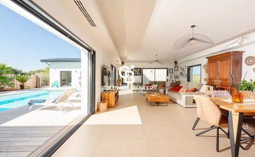 Villa in Saubrigues, Nouvelle-Aquitaine, France 1