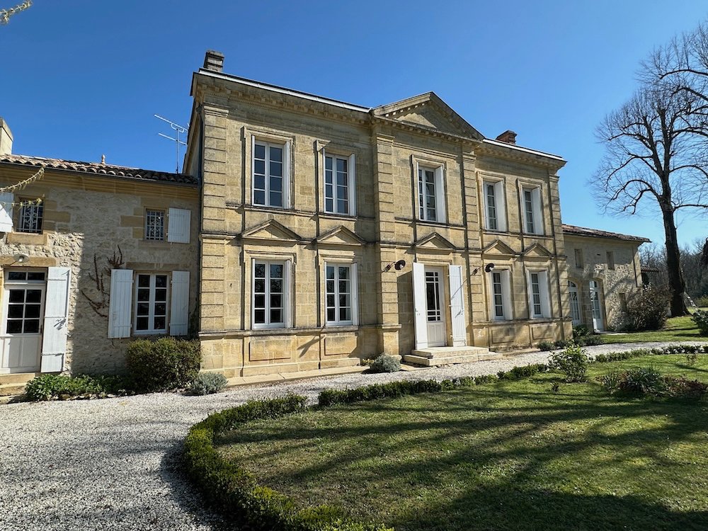 Villa in Pujols, Nouvelle-Aquitaine, France 1 - 17524280