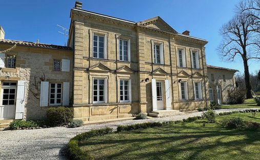 Villa in Pujols, Nouvelle-Aquitaine, France 1