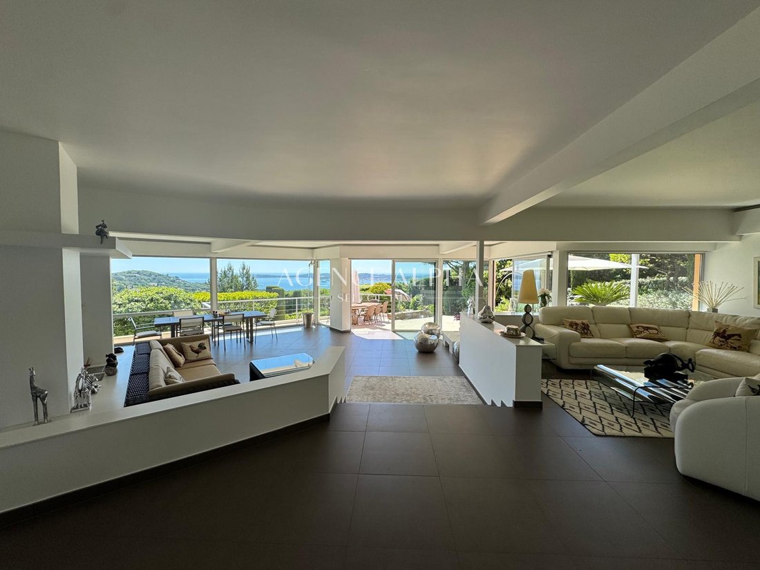 Villa in Grimaud, Provence-Alpes-Côte d'Azur, France 4 - 17524094