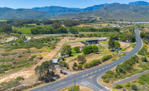 Farm Ranch in Wemmershoek, Western Cape, South Africa 1