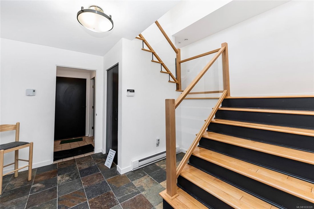 House in Saanich, British Columbia, Canada 4 - 17524515