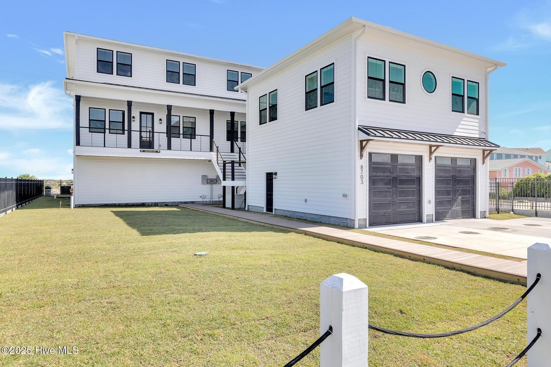Townhouse in Emerald Isle, North Carolina, United States 2 - 17523415