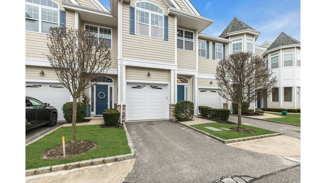 Condo in East Patchogue, New York, United States 4 - 17521193