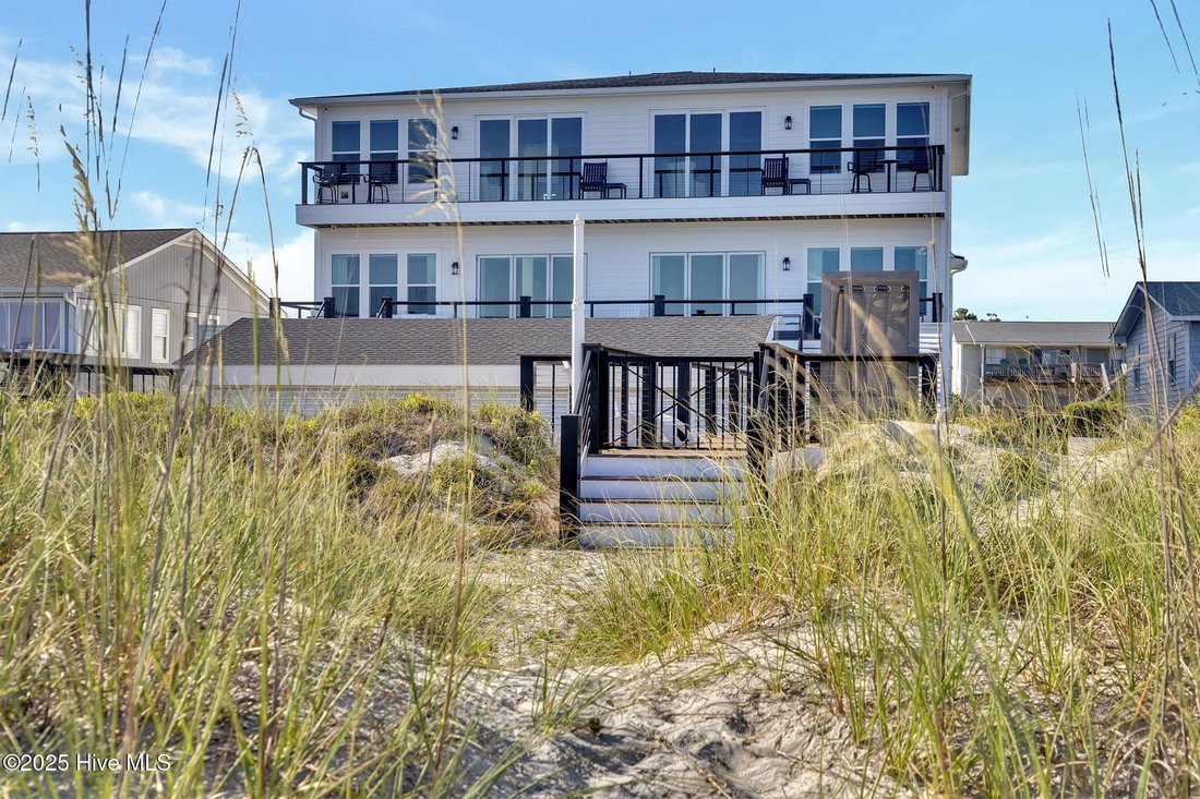 Townhouse in Emerald Isle, North Carolina, United States 4 - 17523415