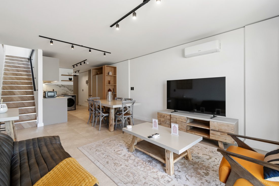 $4,000/ 1br - Luxury Penthouse 1BR | Weavers Row | $4000 (Georgetown)