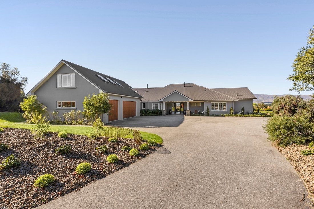 House in Albert Town, Otago, New Zealand 1 - 17523157