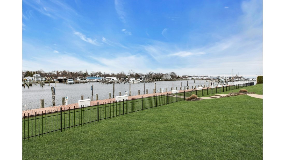 Condo in East Patchogue, New York, United States 2 - 17521193