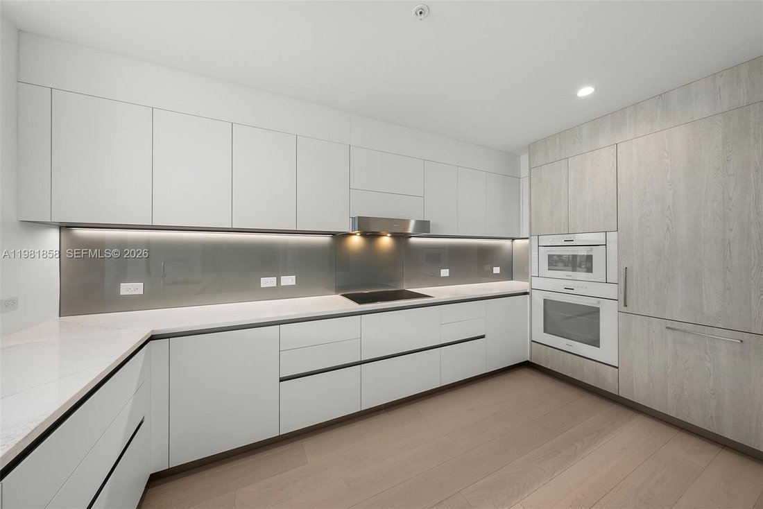 Condo in Bal Harbour, Florida, United States 3 - 17399228