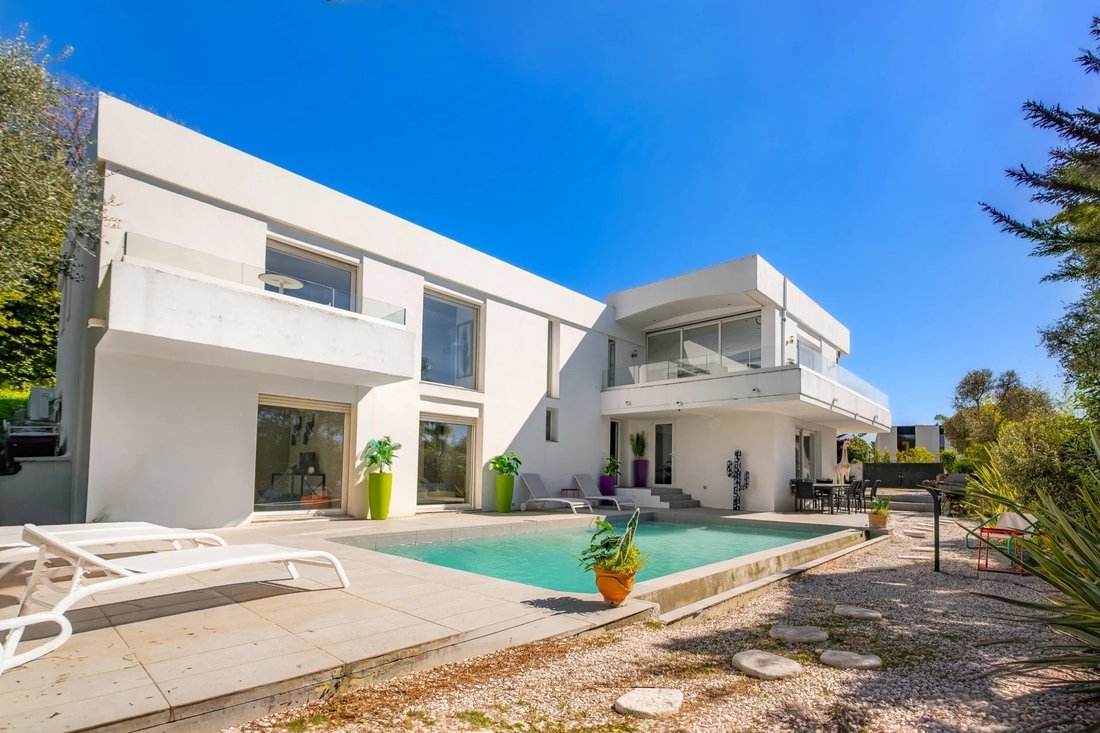 Villa in Mougins, Provence-Alpes-Côte d'Azur, France 1 - 17524530