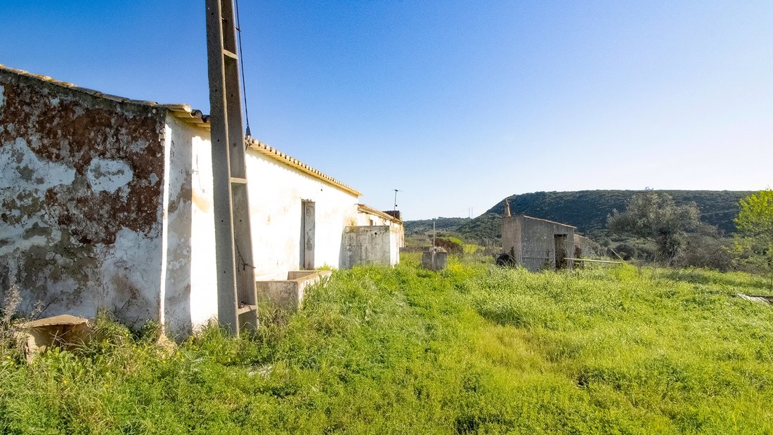 Land in Bensafrim e Barao de Sao Joao, Algarve, Portugal 1 - 10764303