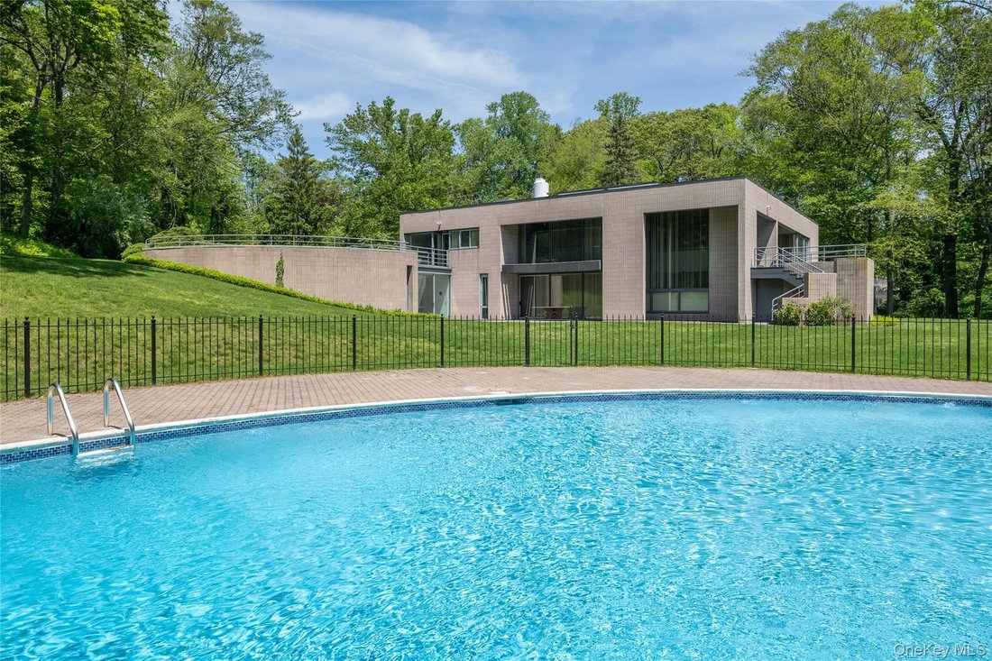 House in Old Westbury, New York, United States 1 - 17519823