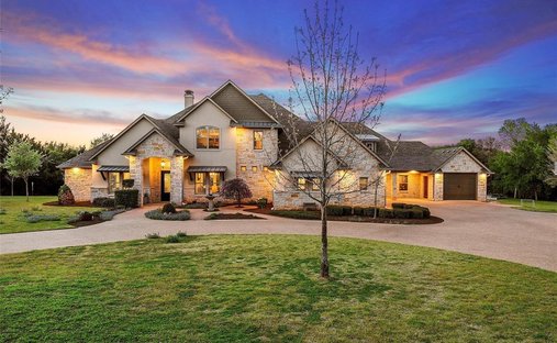House in Lorena, Texas, United States 1