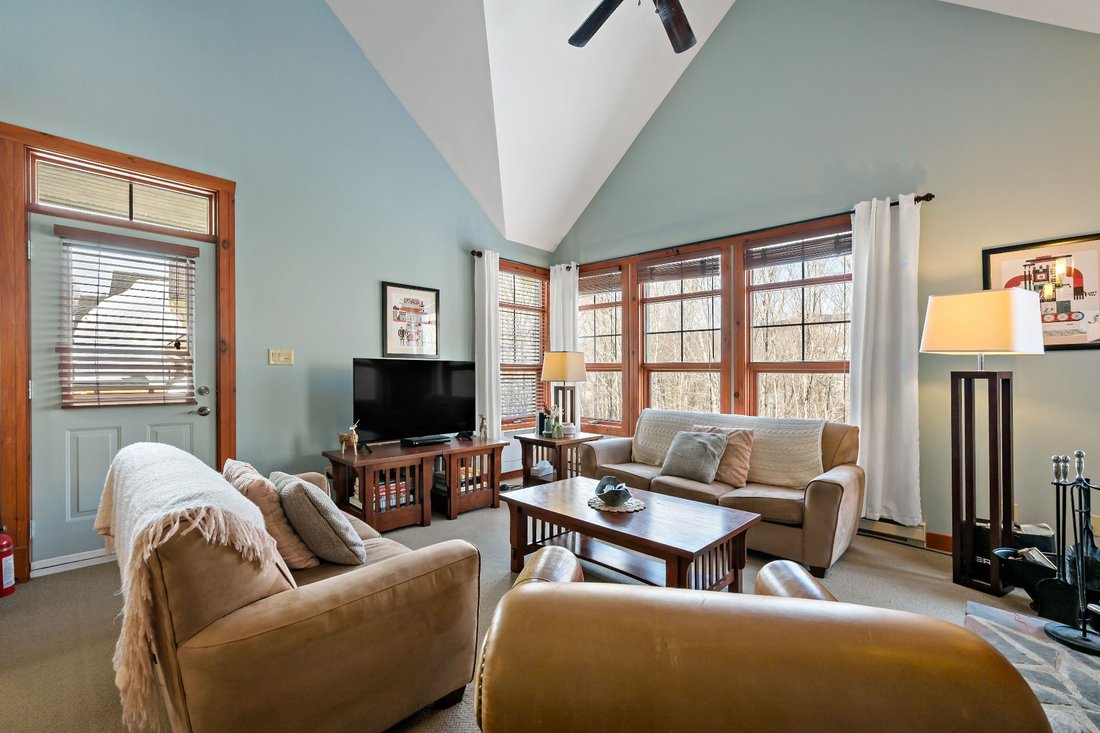 Condo in Mont-Tremblant, Quebec, Canada 4 - 17306262