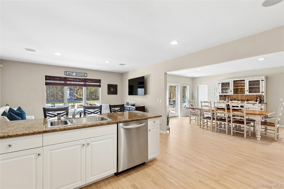 House in East Quogue, New York, United States 3 - 17519845