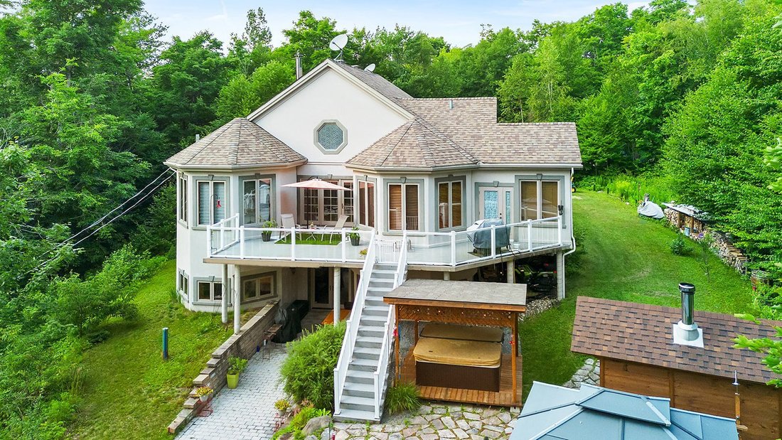 House in Val-des-Lacs, Quebec, Canada 3 - 16863398