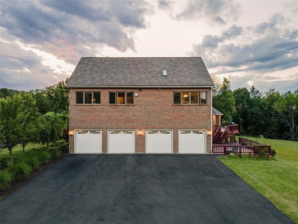 House in Vestal, New York, United States 3 - 17525381