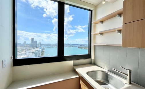 Condo in Miami Beach, Florida, United States 1