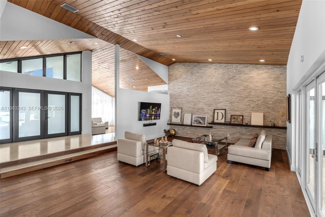 House in Miami, Florida, United States 5 - 17520452
