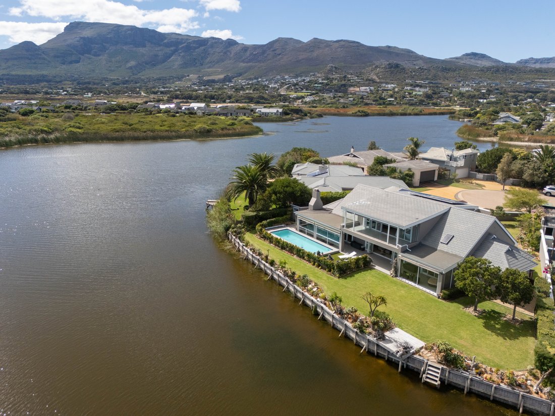 House in Noordhoek, Cape Town, South Africa 1 - 17525035