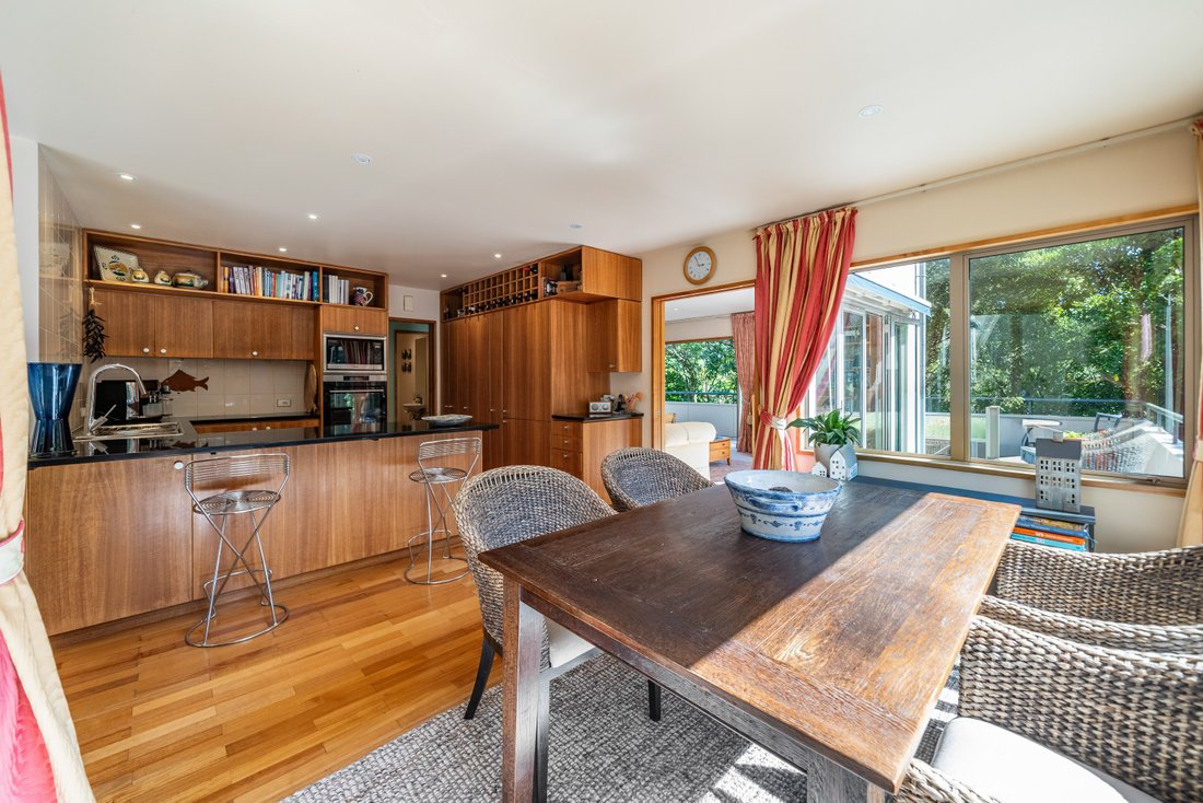 Lower Hutt, Wellington, New Zealand 5 - 17525745