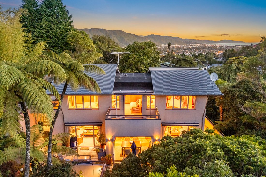 Lower Hutt, Wellington, New Zealand 1 - 17525745