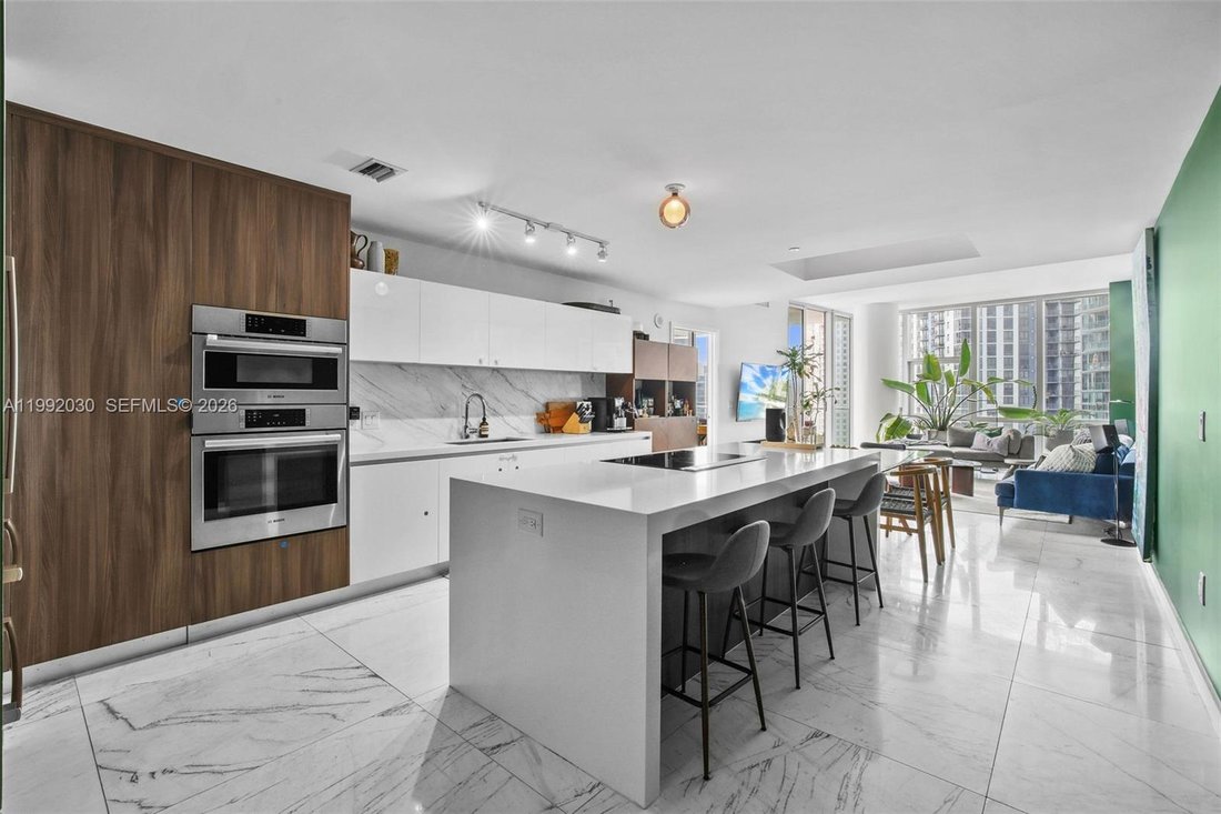 Condo in Miami, Florida, United States 1 - 17526043