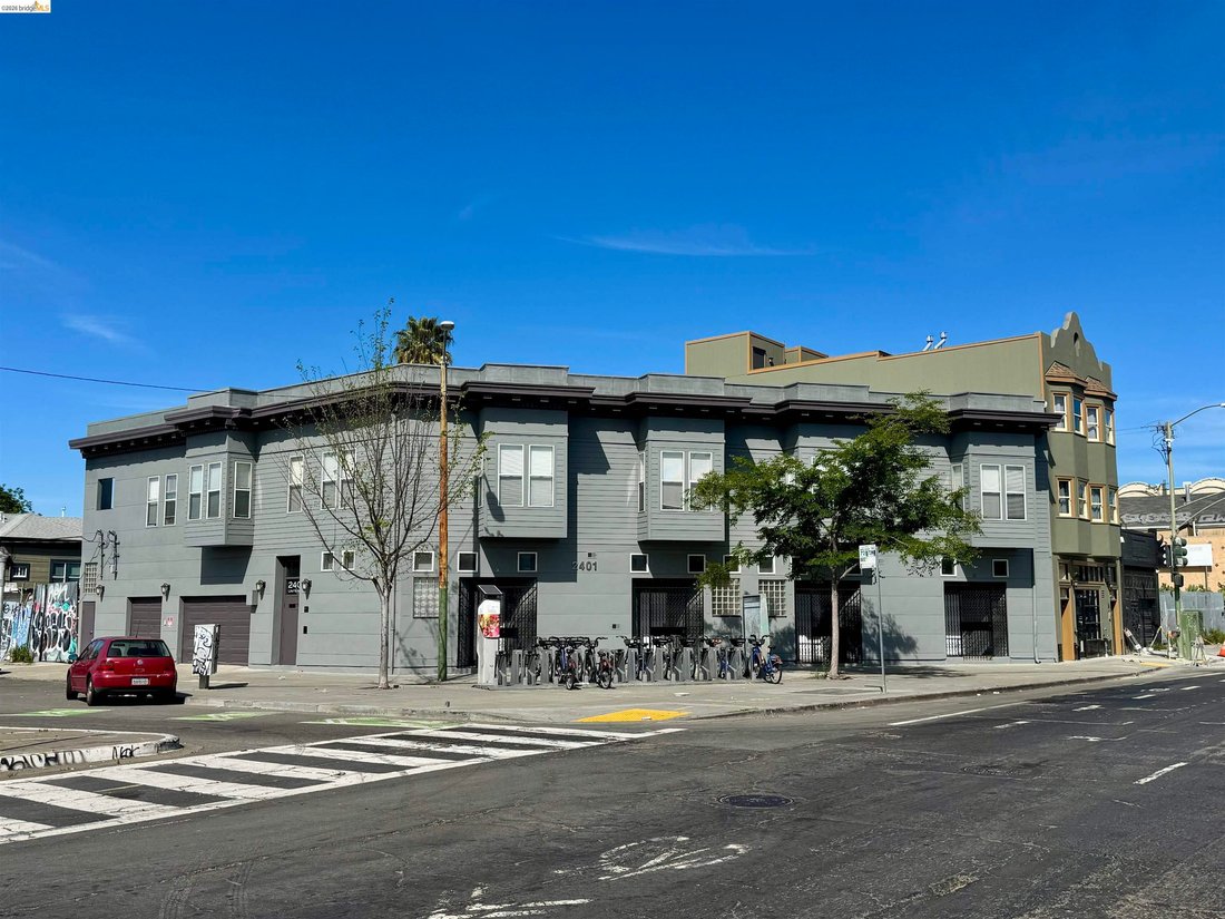 Oakland, California, United States 4 - 17526011