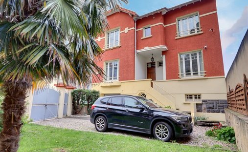 Villa a Clermont-Ferrand, Alvernia-Rodano-Alpi, Francia 1