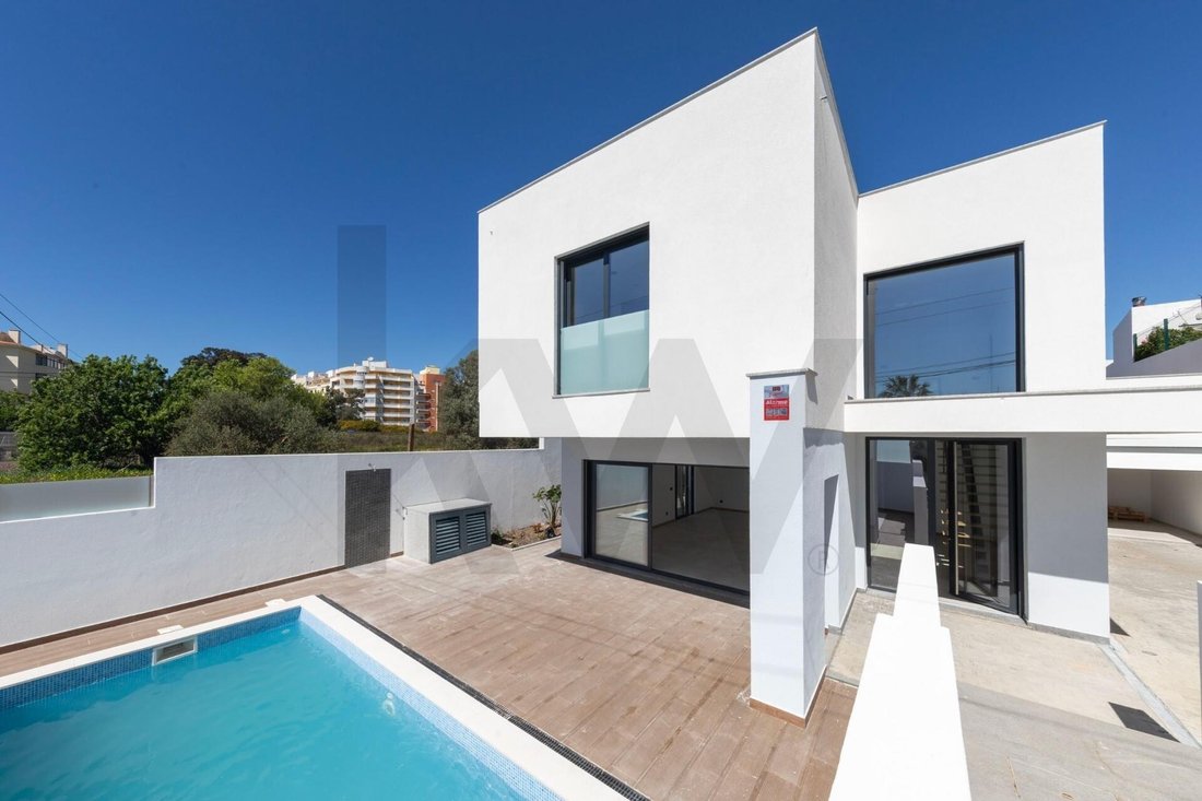 Townhouse in Massama e Monte Abraao, Lisbon, Portugal 3 - 17526302