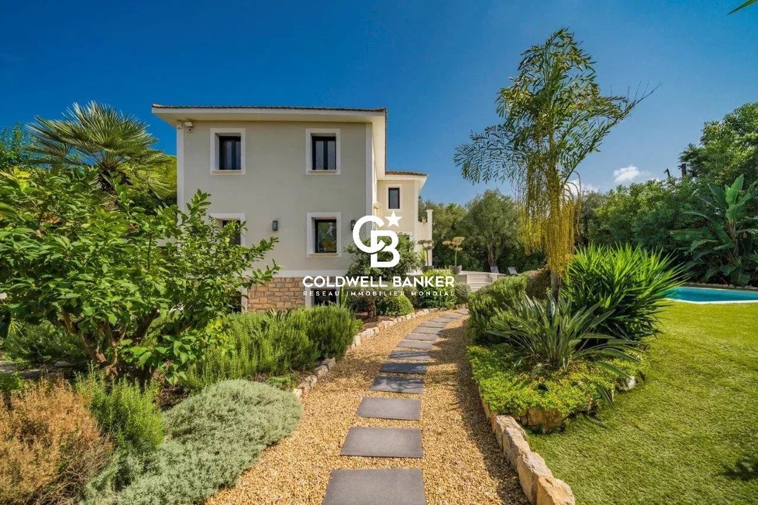 Villa in Pont du Lys-Antibes les Pins, Antibes, France 1 - 17526209