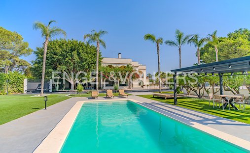 Villa in Elx / Elche, Valencian Community, Spain 1