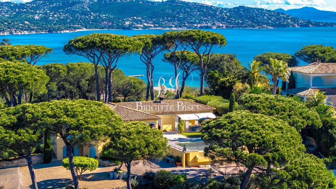 Villa in Nartelle-Noyer-Bellevue-bd des Sardinaux, Sainte-Maxime, France 2 - 17526567