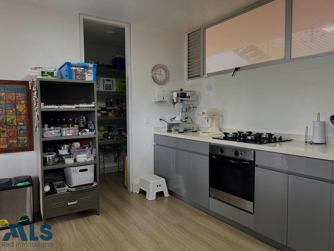 Apartment in Envigado, Antioquia, Colombia 3 - 17526495