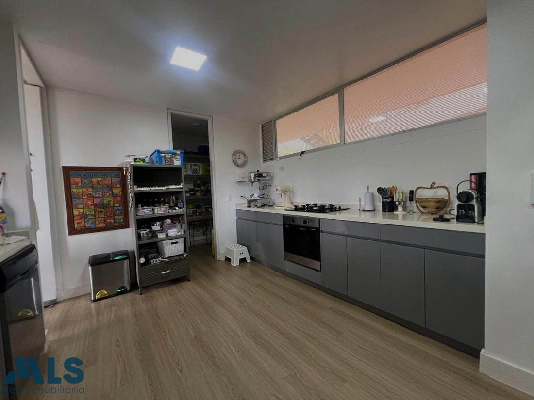 Apartment in Envigado, Antioquia, Colombia 2 - 17526495