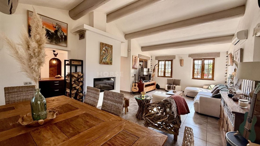 Villa in Fourques, Occitania, France 5 - 17526643