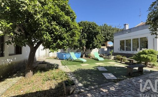 Townhouse in Alhos Vedros, Setubal, Portugal 1