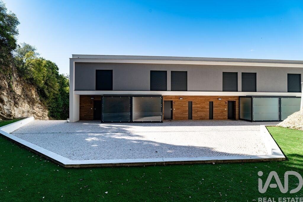 Townhouse in Leiria, Pousos, Barreira e Cortes, Leiria District, Portugal 1 - 16001597