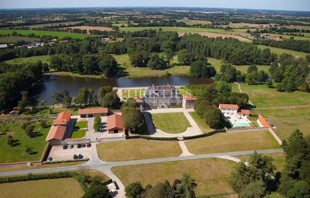 Castle in La Roche-sur-Yon, Pays de la Loire, France 1 - 17463577