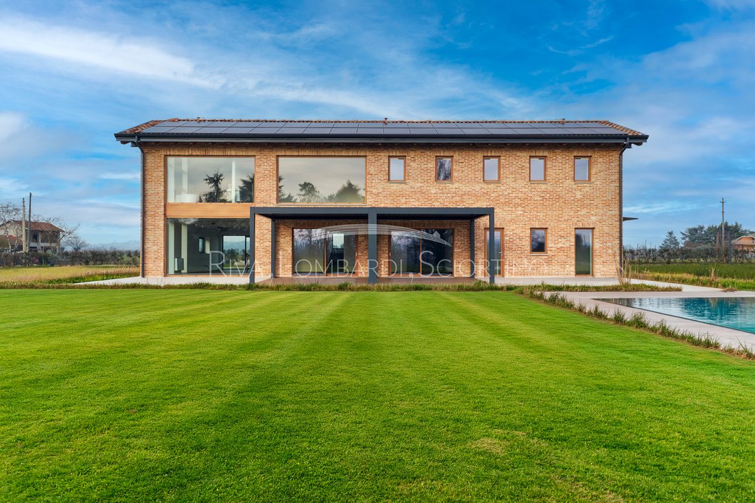 Villa in Center, Valenza, Piedmont 1 - 17526950