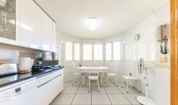 Villa in Pozuelo de Alarcon, Community of Madrid, Spain 1