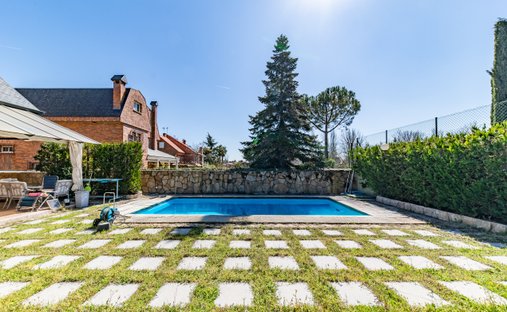 Villa in Pozuelo de Alarcon, Community of Madrid, Spain 1