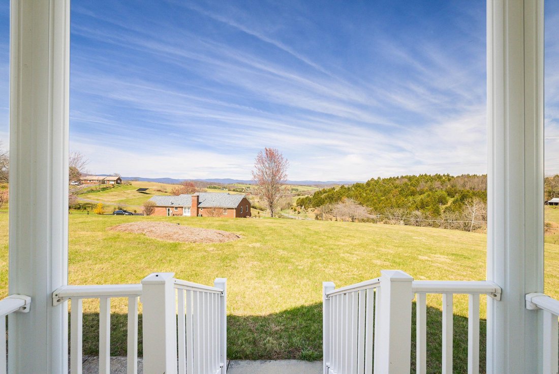 House in Staunton, Virginia, United States 2 - 17527611