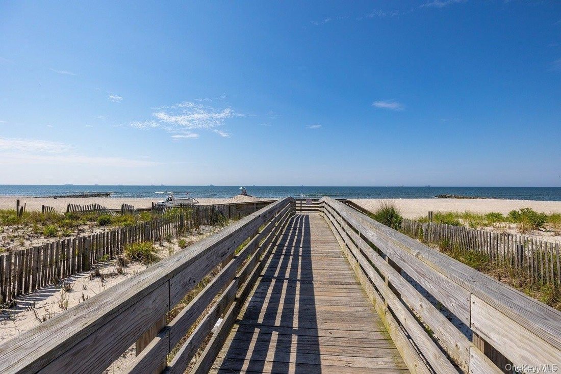 House in Long Beach, New York, United States 4 - 17527938