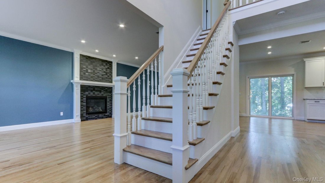 House in Nesconset, New York, United States 5 - 17527962