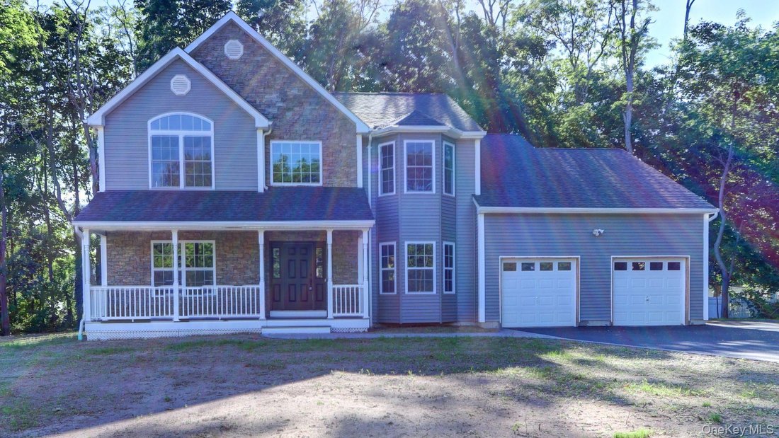 House in Nesconset, New York, United States 1 - 17527962