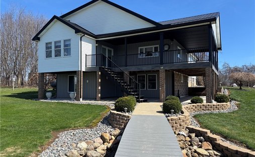 House in Garrettsville, Ohio, United States 1