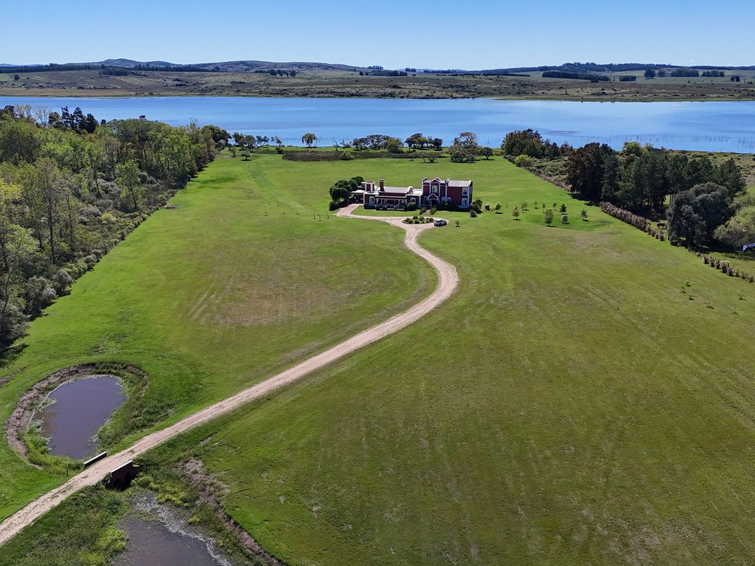 Estate in Punta del Este, Maldonado Department, Uruguay 2 - 17526994